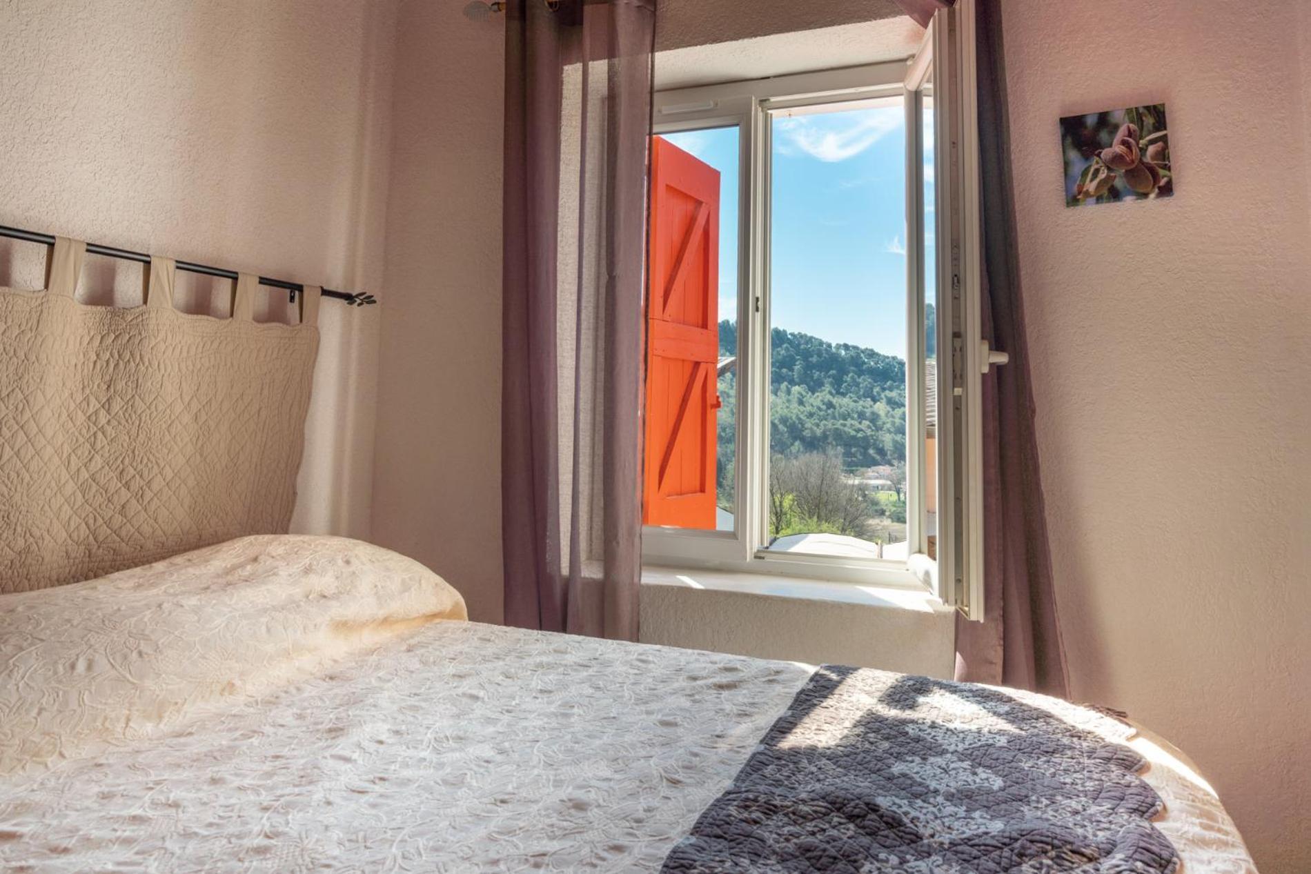 L'Oustaou Du Luberon Et Spa Villelaure Экстерьер фото